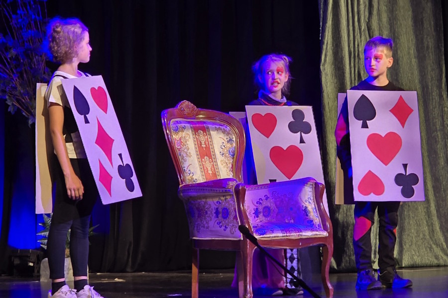 2025_Alice.im.Wunderland 8.jpg